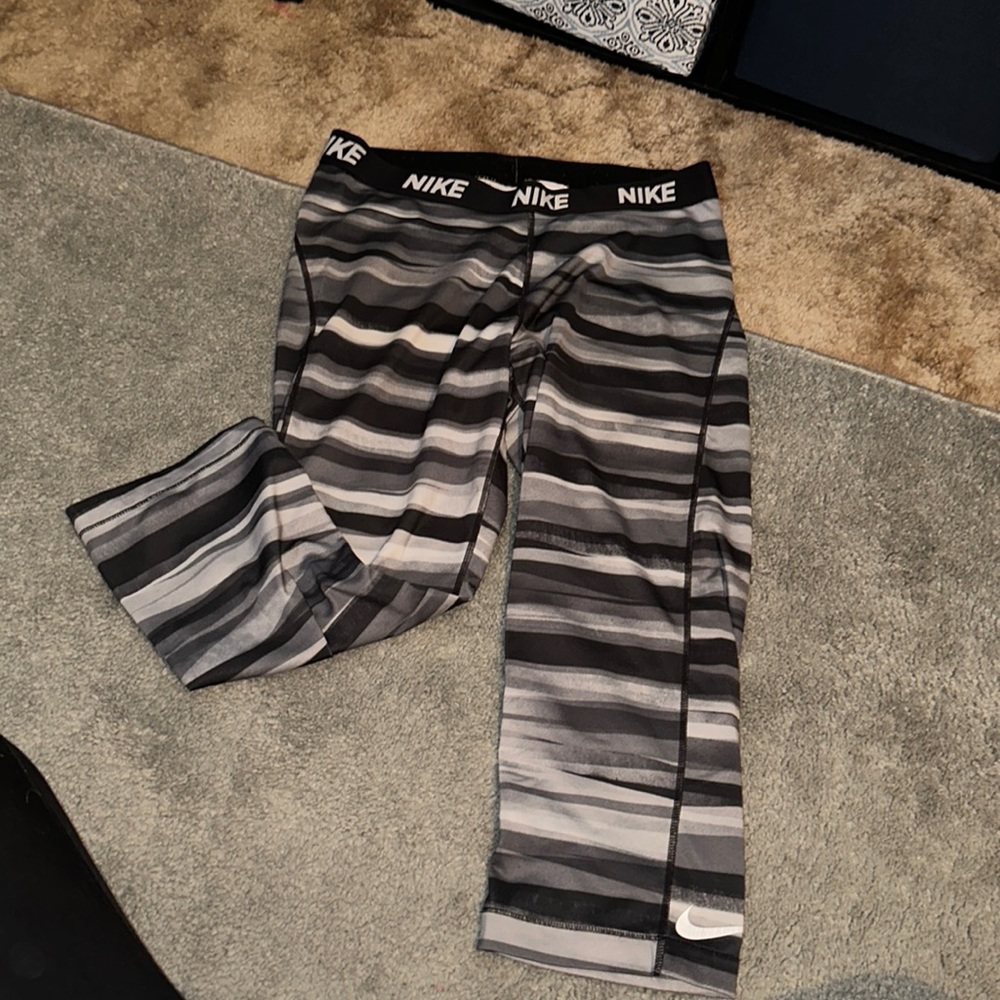 Nike cropped leggings